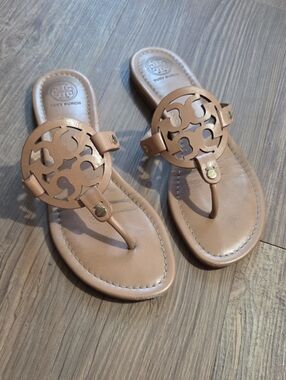 Tory Burch Miller Leather Thong Sandals in Tan